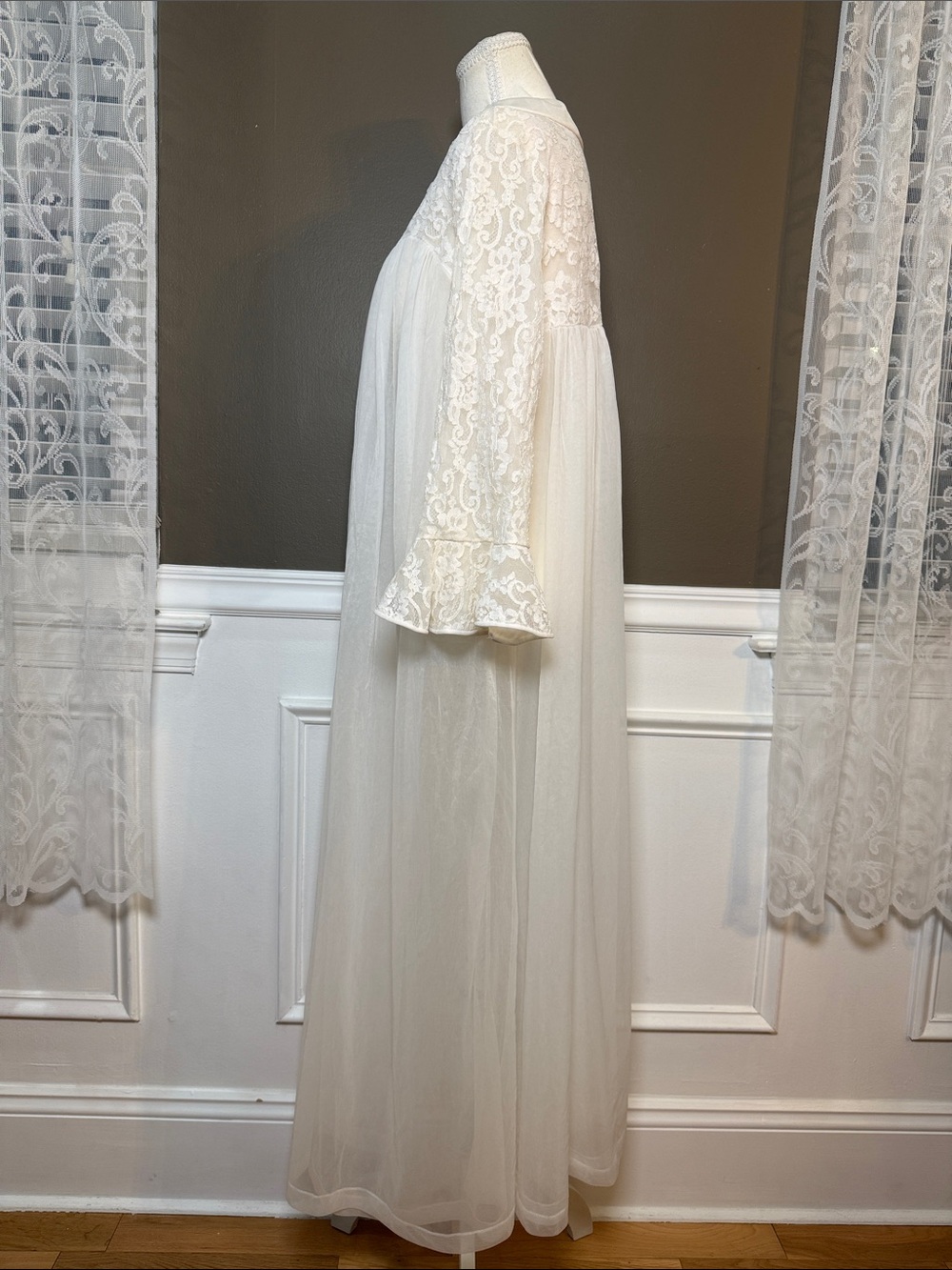 Vintage Komar Ivory Lace Peignoir Robe M Bridal Cottagecore Romance - Picture 2 of 11